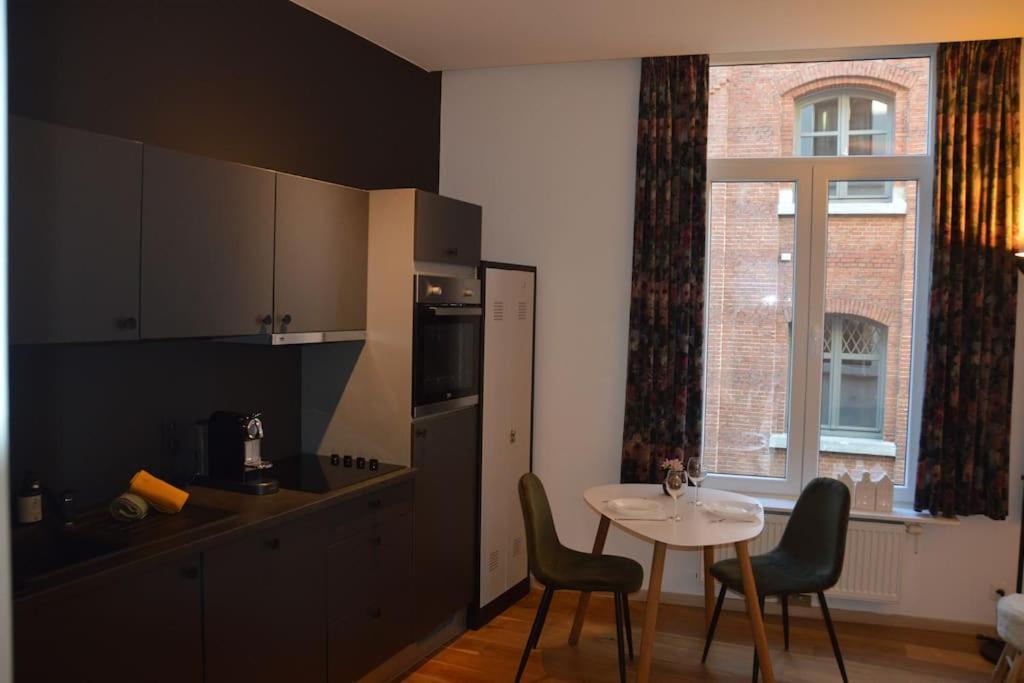 Hippe Studio In Historisch Gebouw In Oude Centrum Antwerpen Bagian luar foto