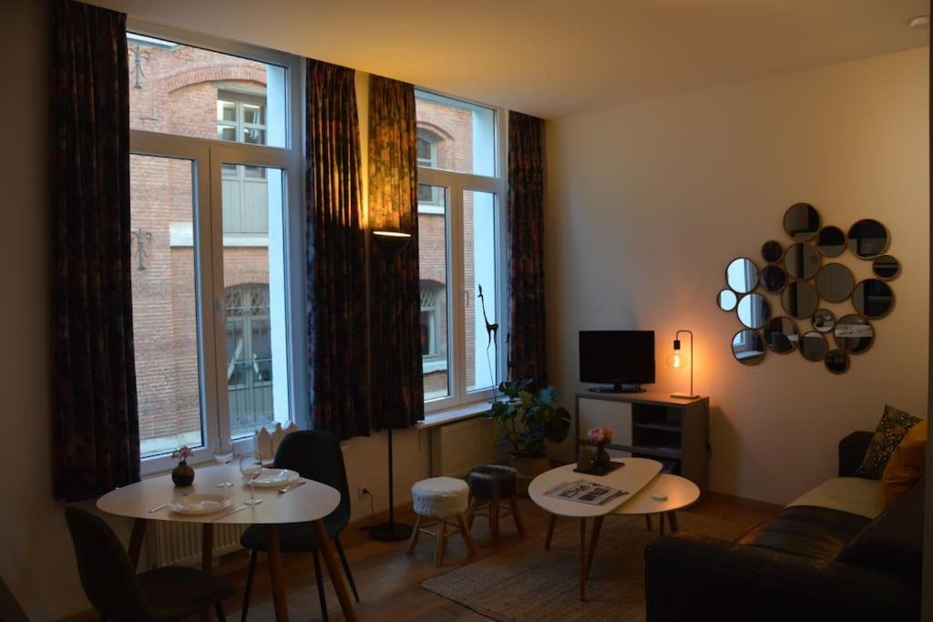 Hippe Studio In Historisch Gebouw In Oude Centrum Antwerpen Bagian luar foto
